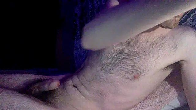 Snapshot of hairynhorny992 chatting on February 10, 2025, 2:19 am hairynhorny992 online show from February 10, 2025, 2:19 am