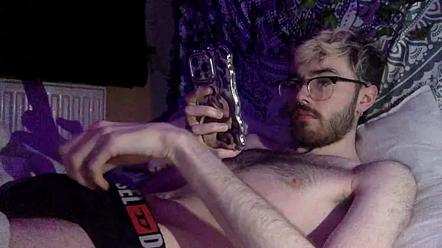 Snapshot of hairynhorny992 chatting on February 28, 2025, 6:31 pm hairynhorny992 online show from February 28, 2025, 6:31 pm