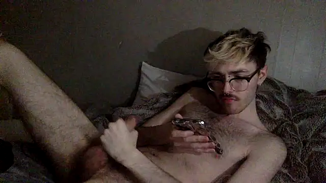 Snapshot of hairynhorny992 chatting on March 17, 2025, 5:05 pm hairynhorny992 online show from March 17, 2025, 5:05 pm