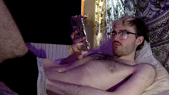 Snapshot of hairynhorny992 chatting on March 20, 2025, 1:04 pm hairynhorny992 online show from March 20, 2025, 1:04 pm