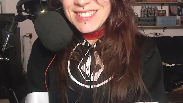 Snapshot of complicata_mente chatting on February 3, 2025, 8:13 pm complicata mente online show from February 3, 2025, 8:13 pm