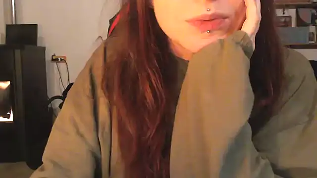 Snapshot of complicata_mente chatting on February 27, 2025, 7:04 pm complicata mente online show from February 27, 2025, 7:04 pm