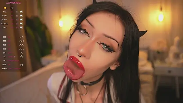 Snapshot of Devilsss_toy chatting on November 3, 2025, 4:21 pm Devilsss toy online show from November 3, 2025, 4:21 pm