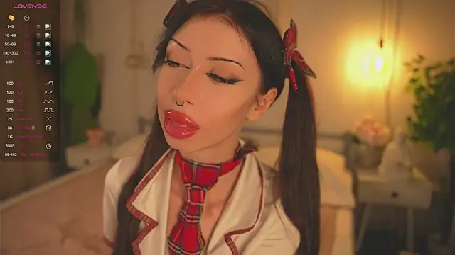 Snapshot of Devilsss_toy chatting on October 5, 2025, 3:58 pm Devilsss toy online show from October 5, 2025, 3:58 pm
