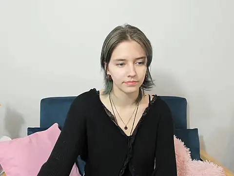 Snapshot of DevineNatalie chatting on December 18, 2024, 4:28 pm DevineNatalie online show from December 18, 2024, 4:28 pm