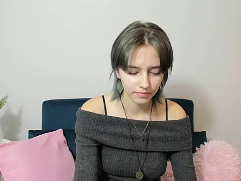 Snapshot of DevineNatalie chatting on December 16, 2024, 7:32 pm DevineNatalie online show from December 16, 2024, 7:32 pm