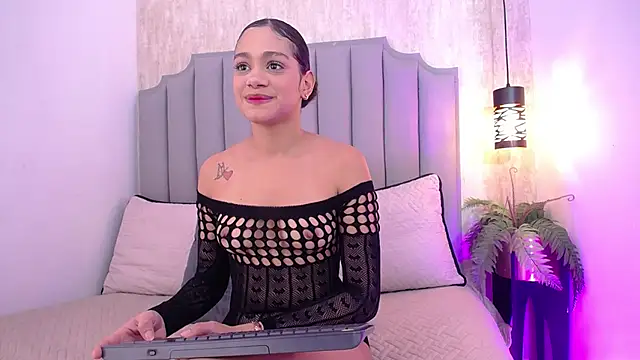 Snapshot of Alahia_Baiter chatting on February 23, 2025, 12:48 pm Alahia Baiter online show from February 23, 2025, 12:48 pm