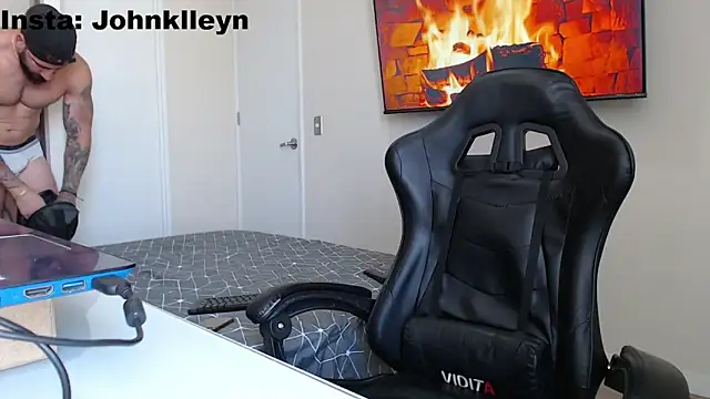 jonhklleyn online show from December 18, 2025, 7:07 pm