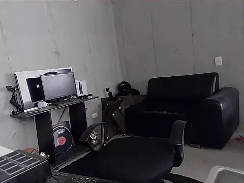 patrik tattoo  online show from February 8, 2026, 5:10 pm