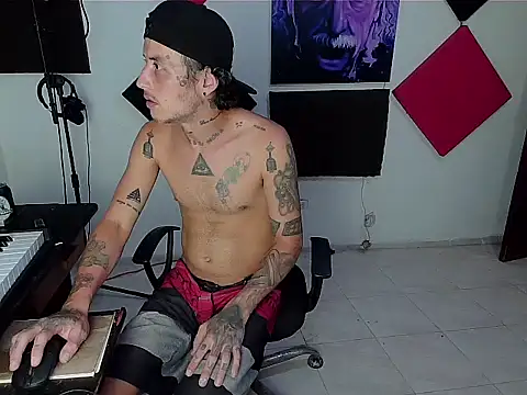patrik tattoo  online show from October 15, 2025, 10:40 pm