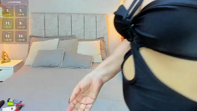 Snapshot of tutu_milf chatting on February 2, 2026, 7:13 pm tutu milf online show from February 2, 2026, 7:13 pm