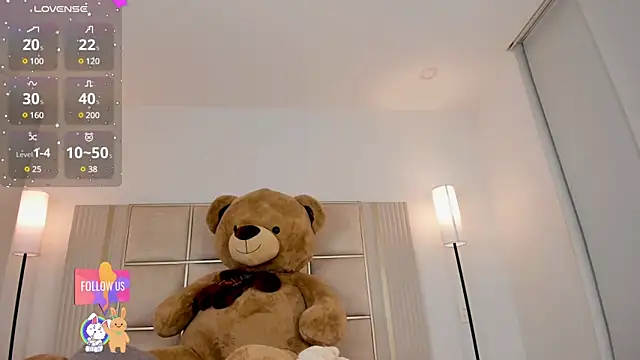 Snapshot of saraamiller_ chatting on January 21, 2025, 2:33 am saraamiller online show from January 21, 2025, 2:33 am