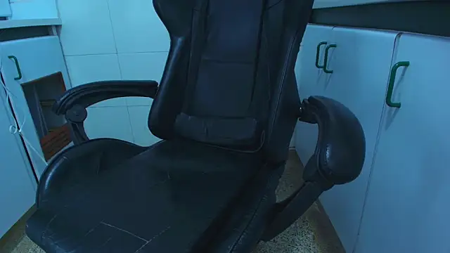 Snapshot of hares_mds chatting on January 31, 2026, 7:12 pm hares mds online show from January 31, 2026, 7:12 pm