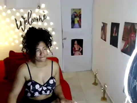 Snapshot of bellacrespalatina chatting on December 22, 2024, 7:21 pm bellacrespalatina online show from December 22, 2024, 7:21 pm