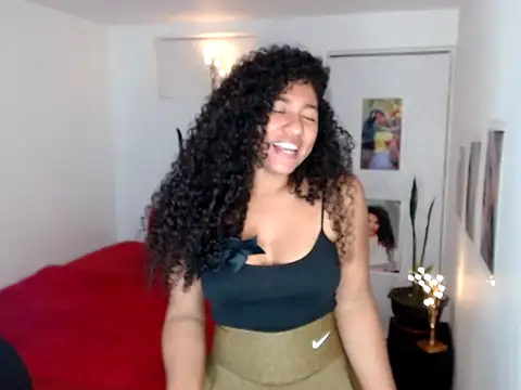 Snapshot of bellacrespalatina chatting on September 18, 2025, 11:52 pm bellacrespalatina online show from September 18, 2025, 11:52 pm