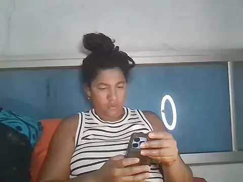 bellacrespalatina online show from January 14, 2026, 5:38 pm