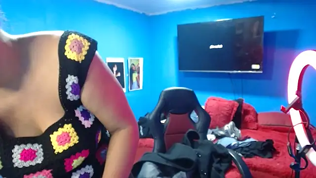 bellacrespalatina online show from November 18, 2025, 8:23 pm