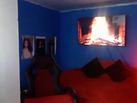 bellacrespalatina online show from November 28, 2025, 7:14 pm