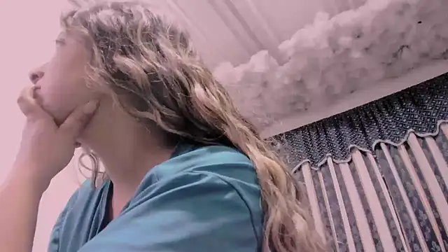 Lauu G online show from September 24, 2025, 10:11 am