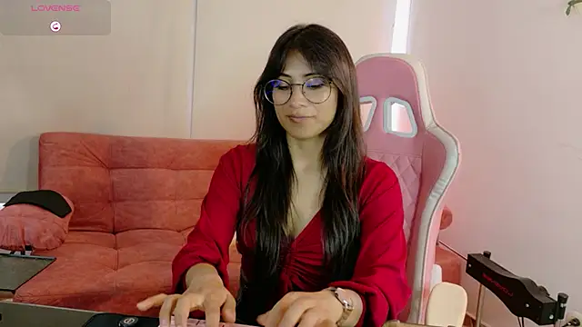 Snapshot of Jade_Zephyra chatting on February 3, 2026, 8:25 pm Jade Zephyra online show from February 3, 2026, 8:25 pm