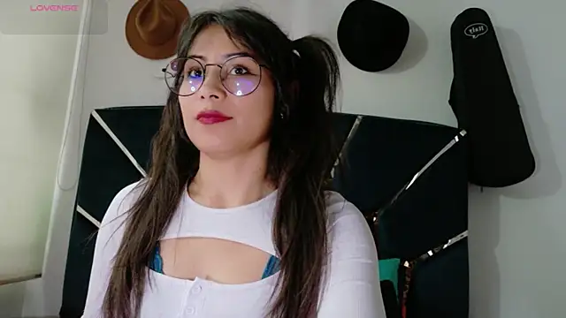 Snapshot of Jade_Zephyra chatting on January 31, 2026, 7:23 pm Jade Zephyra online show from January 31, 2026, 7:23 pm