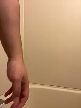 Snapshot of YU-KI00 chatting on November 3, 2025, 1:04 pm YU-KI00 online show from November 3, 2025, 1:04 pm