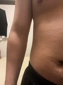 Snapshot of YU-KI00 chatting on November 12, 2025, 11:25 am YU-KI00 online show from November 12, 2025, 11:25 am