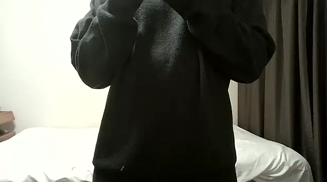 Snapshot of YU-KI00 chatting on March 8, 2025, 12:41 pm YU-KI00 online show from March 8, 2025, 12:41 pm