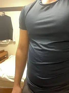 Snapshot of YU-KI00 chatting on October 28, 2025, 12:15 pm YU-KI00 online show from October 28, 2025, 12:15 pm