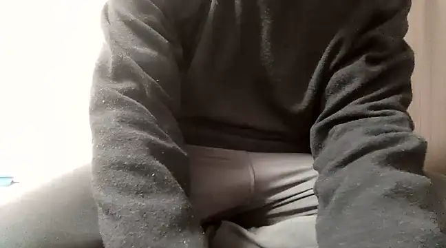 Snapshot of YU-KI00 chatting on March 8, 2025, 3:39 am YU-KI00 online show from March 8, 2025, 3:39 am