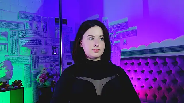 AnnTerry  online show from March 18, 2025, 7:55 pm