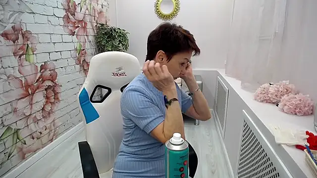 Snapshot of Cutie_Asya chatting on March 10, 2025, 4:28 am Cutie Asya online show from March 10, 2025, 4:28 am