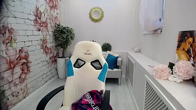 Snapshot of Cutie_Asya chatting on November 3, 2025, 4:17 am Cutie Asya online show from November 3, 2025, 4:17 am