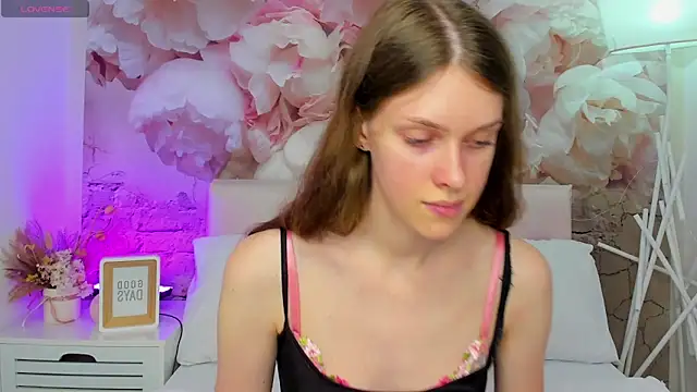 Snapshot of JaneBrowni chatting on September 12, 2025, 12:16 pm JaneBrowni online show from September 12, 2025, 12:16 pm