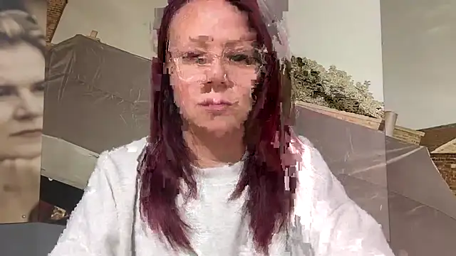 Snapshot of MelodyRoseUk chatting on October 7, 2025, 11:33 am MelodyRoseUk online show from October 7, 2025, 11:33 am