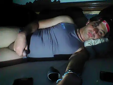 Snapshot of frank32love chatting on February 21, 2026, 12:07 pm frank32love online show from February 21, 2026, 12:07 pm