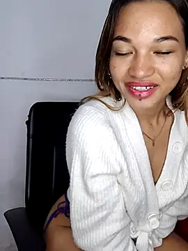 carolanyi online show from October 31, 2025, 5:04 am