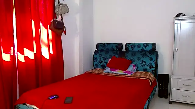 Snapshot of carolanyi chatting on May 7, 2026, 7:39 pm carolanyi online show from May 7, 2026, 7:39 pm