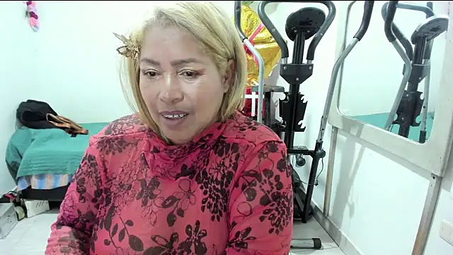 Snapshot of anubys_godes chatting on January 9, 2025, 1:45 pm anubys godes online show from January 9, 2025, 1:45 pm