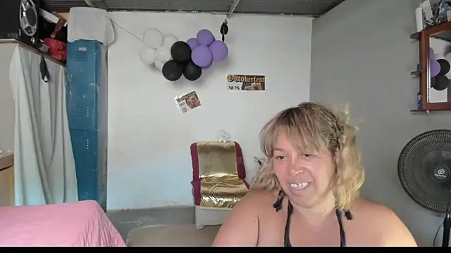 Snapshot of anubys_godes chatting on September 28, 2025, 3:52 pm anubys godes online show from September 28, 2025, 3:52 pm