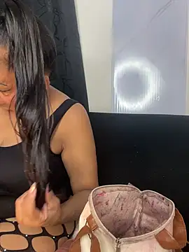 Snapshot of chiquimaturesexy chatting on February 18, 2026, 7:43 pm chiquimaturesexy online show from February 18, 2026, 7:43 pm