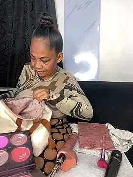 Snapshot of chiquimaturesexy chatting on February 14, 2026, 9:48 pm chiquimaturesexy online show from February 14, 2026, 9:48 pm