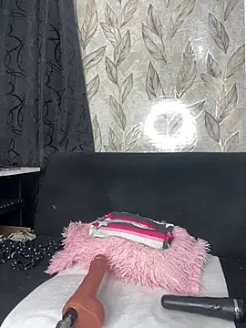 chiquimaturesexy online show from April 16, 2026, 9:50 pm