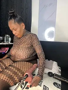 Snapshot of chiquimaturesexy chatting on March 2, 2026, 9:44 pm chiquimaturesexy online show from March 2, 2026, 9:44 pm