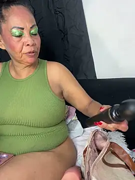 Snapshot of chiquimaturesexy chatting on January 31, 2026, 9:13 pm chiquimaturesexy online show from January 31, 2026, 9:13 pm