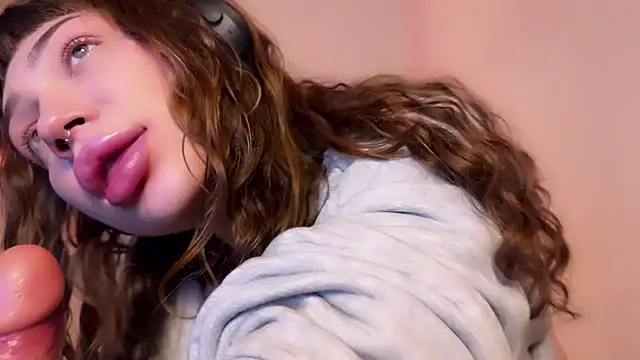 PaulaPratt online show from February 9, 2025, 6:33 am