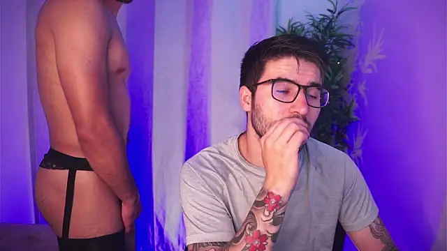 Snapshot of Tony_Wylie chatting on February 26, 2026, 8:42 pm Tony Wylie online show from February 26, 2026, 8:42 pm