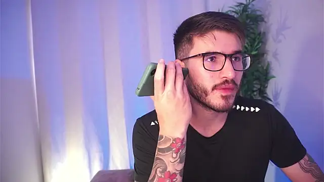 Snapshot of Tony_Wylie chatting on February 5, 2026, 8:48 pm Tony Wylie online show from February 5, 2026, 8:48 pm