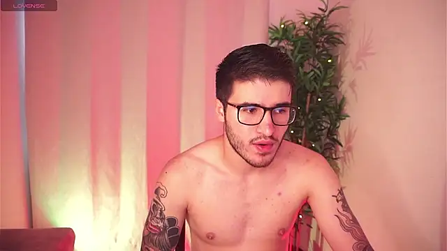 Snapshot of Tony_Wylie chatting on February 22, 2026, 3:57 pm Tony Wylie online show from February 22, 2026, 3:57 pm