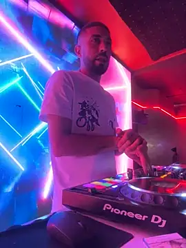 Snapshot of djtimka chatting on September 26, 2025, 6:59 pm djtimka online show from September 26, 2025, 6:59 pm